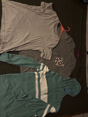 Sonoma brand Men’s clothing 3 large shirts